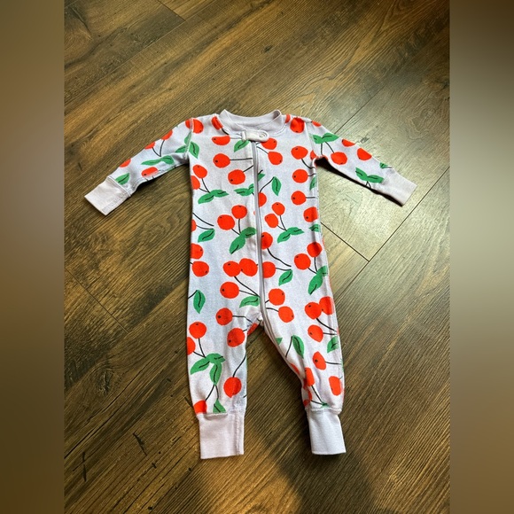 Bundle of 4 Girls 3-6 Month Outfits (Kate Quinn, Hanna Andersson, Burts Bees) - Picture 7 of 10